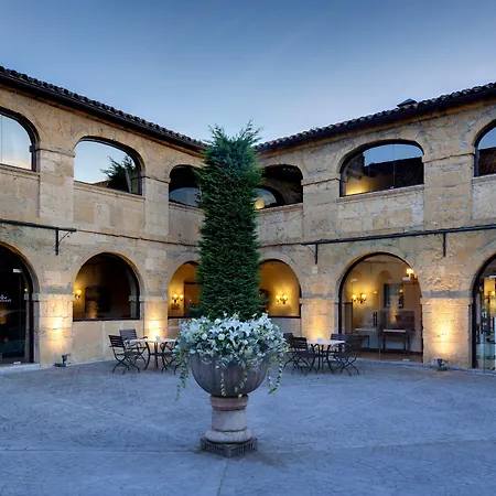 Hotel De Cangas De Onís 4*