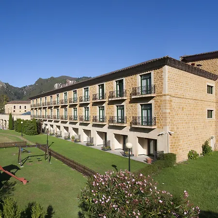 De Cangas De Onis Otel 4*