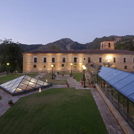 Otel De Cangas De Onis 4*