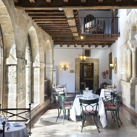 坎加斯德奥尼斯旅馆 4* Villanueva de Cangas de Onis