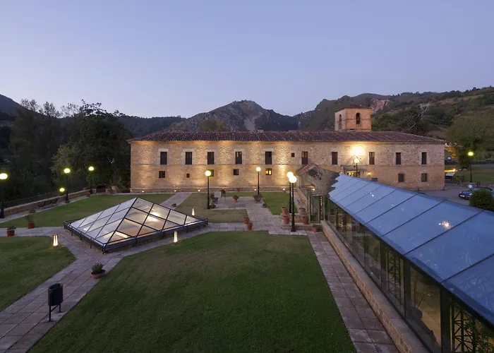 Hotel De Cangas De Onis 4*