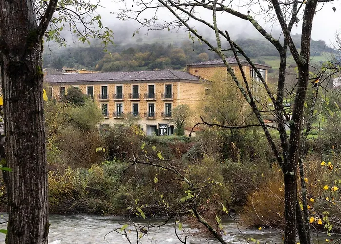 De Cangas De Onis Hotel