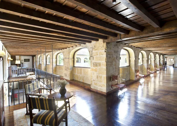 Hotel De Cangas De Onis 4*